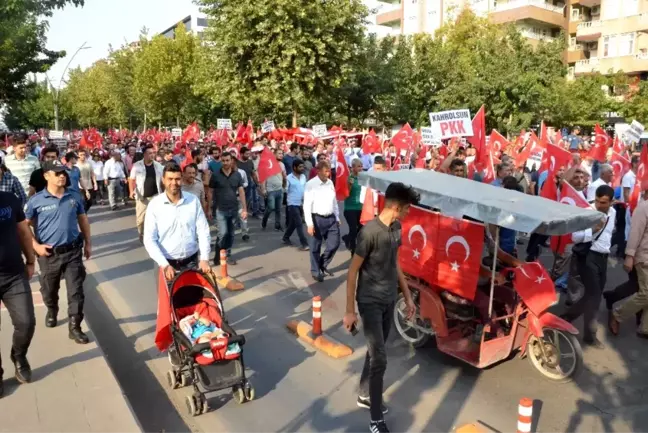 Batman'da şehitlere saygı teröre lanet yürüyüşü yapıldı