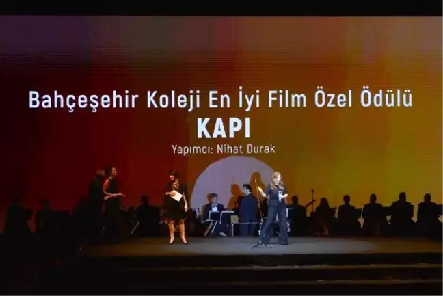 Altın koza'da bu yıl 'bahçeşehir koleji en iyi film özel ödülü' verildi