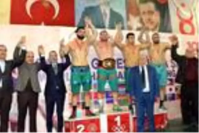 Şalvar Güreşi'nde dünya şampiyonu Türkiye oldu