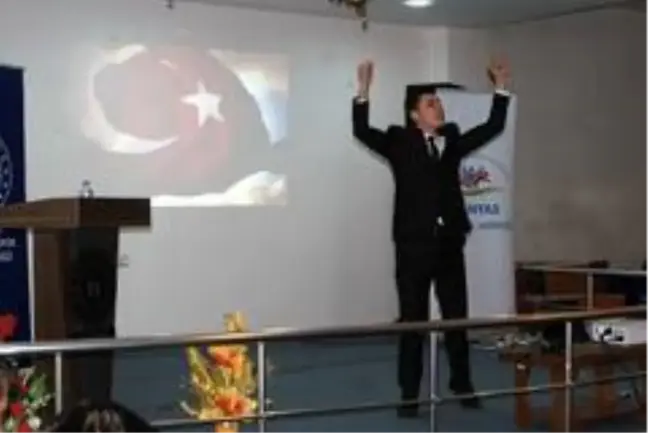 İstiklal marşını okudular, ödülü kaptılar