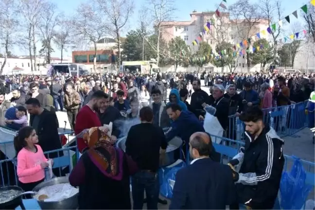 Bursa'daki festivalde 2 ton hamsi dağıtıldı