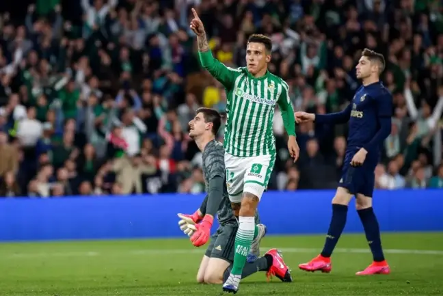 Real Madrid, Betis deplasmanında 2-1 yenildi ve liderliği kaybetti