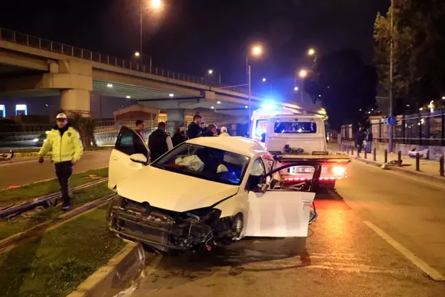 İzmir'de trafik kazası: 4 yaralı