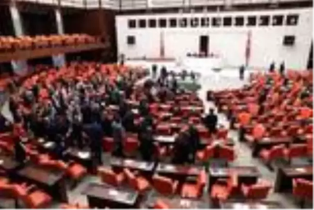 TBMM'de AK Parti ve HDP arasında Tuma Çelik Mensur Işık tartışması yaşandı