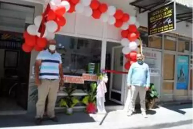 Eğirdir Kaymakamı Çelik'ten, kılıçlı iş yeri açılışı