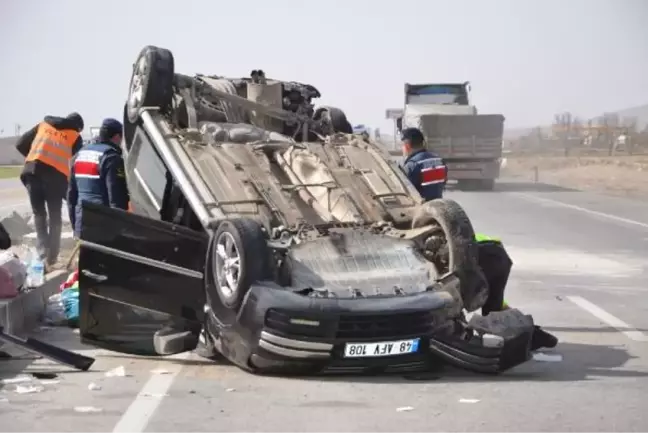 Konya'da takla atan otomobildeki 4 kişi yaralandı