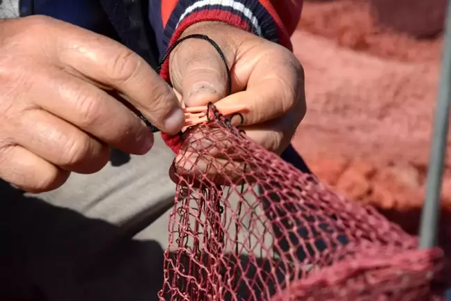 Balıkçılarda ağ bakım zamanı