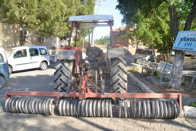 Söke'de traktöre bağlı tarım aletinin çarptığı yaya yaralandı