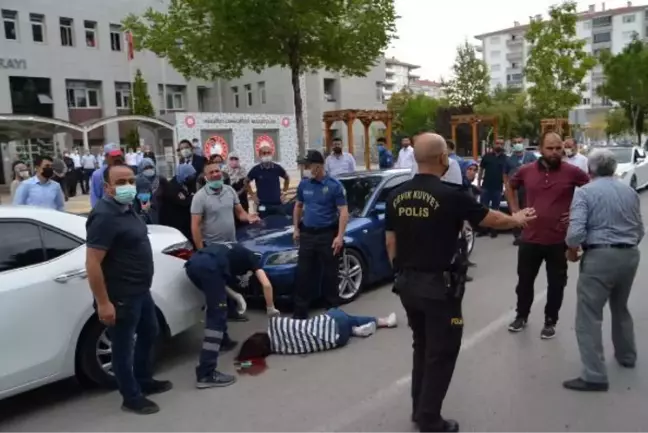 Son dakika haberleri | LİSELİ KIZINA OTOMOBİL ÇARPTI; HEM AĞLADI HEM SAKİNLEŞTİRMEYE ÇALIŞTI