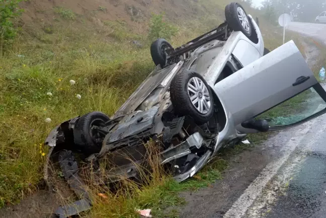 Ordu'da sisli yolda otomobil takla attı: 2 yaralı