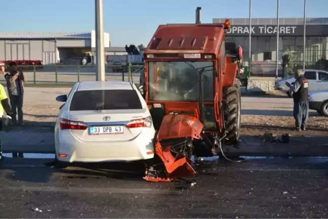 KAVŞAĞA KONTROLSÜZ ÇIKAN TRAKTÖRE OTOMOBİL VE TIR ÇARPTI: 1 ÖLÜ, 2 YARALI