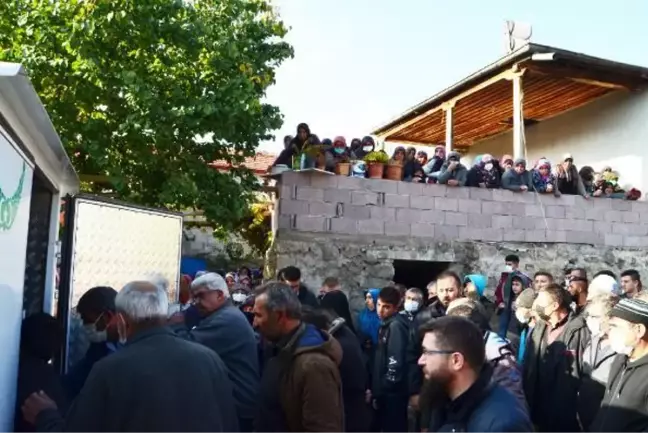 Alabora olan botta yaşamını yitiren Muaz, Aksaray'da toprağa verildi