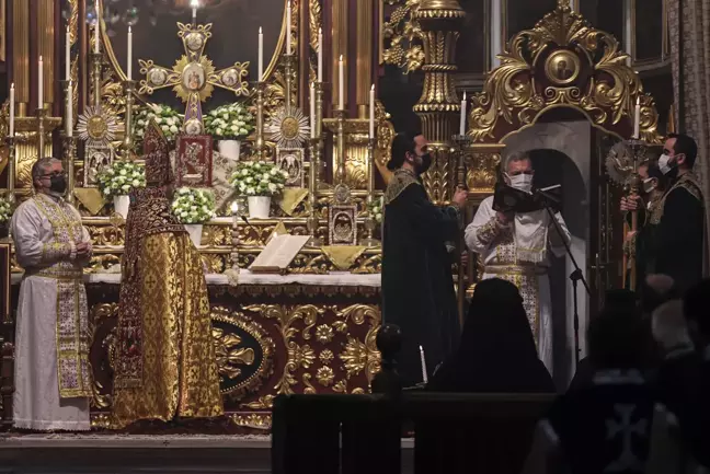 Başrahip Tatul Anuşyan son yolculuğuna uğurlandı