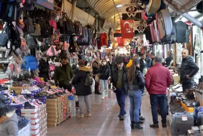 VAKALARIN ARTTIĞI HATAY'DA 'AŞILARINIZI TAMAMLAYIN' ÇAĞRISI