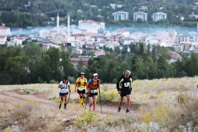 Van haberleri! Türkiye'nin ilk uluslararası Ultra Sky Trail Maratonu Van'da başladı