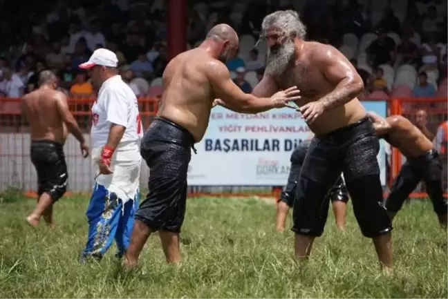 Tarihi Kırkpınar Yağlı Güreşleri'nde Başpehlivanlık İlk Turu Tamamlandı