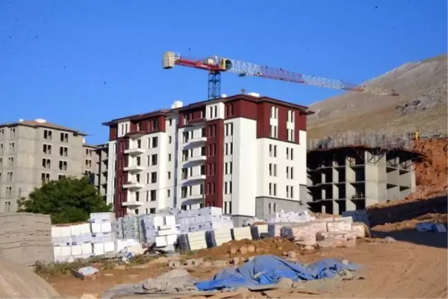 Elbistan'da Depremzedeler İçin Yapılan Konutların İnşaatı Devam Ediyor