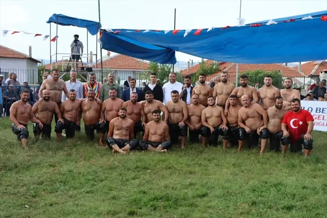 Kula Yağlı Güreşleri'nde Yıldıray Akın başpehlivan oldu