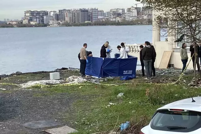 Küçükçekmece Gölünde 30 Yaşlarında Bir Erkek Cesedi Bulundu