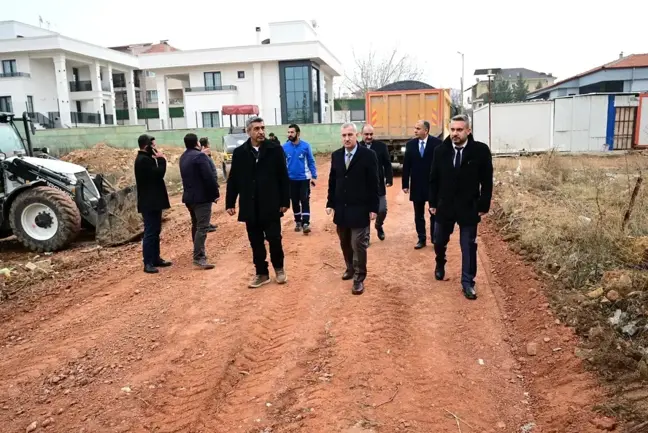 Yeşilyurt Belediyesi, Yakınca Mahallesinde Yol Düzenleme Çalışmalarını İnceledi