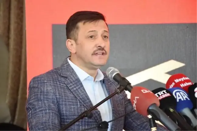 Hamza Dağ, İzmir'de su faturalarını yarı yarıya indireceğini söyledi