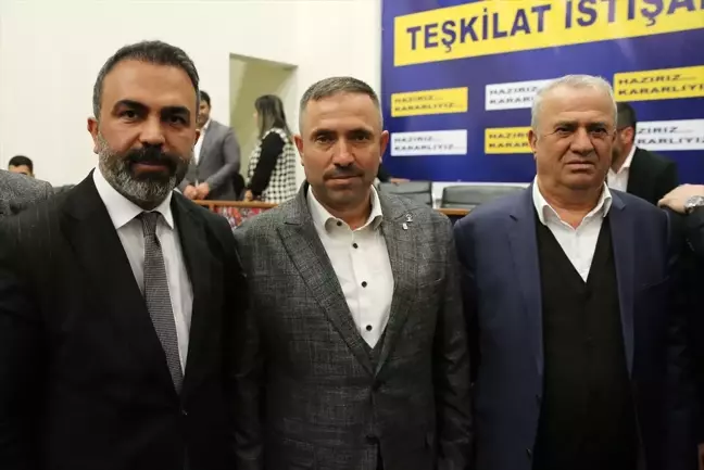 Bitlis'te Saadet Partisi adayı AK Parti'ye katıldı