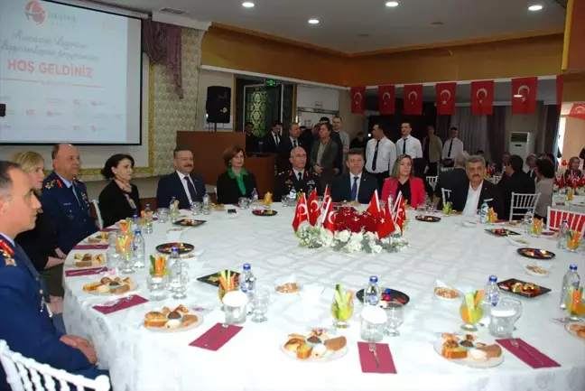 Eskişehir Valiliği Himayesinde Ramazan Bayramı Buluşması Düzenlendi