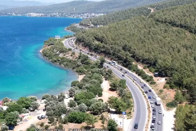 Bayram tatilinde Bodrum'da trafik kuyruğu