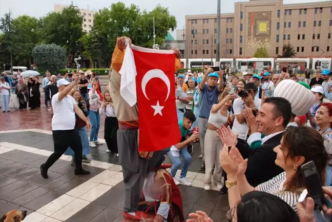 Uluslararası Nasrettin Hoca Festivali'nde 6 Ülkenin Dansçıları Gösteri Yaptı