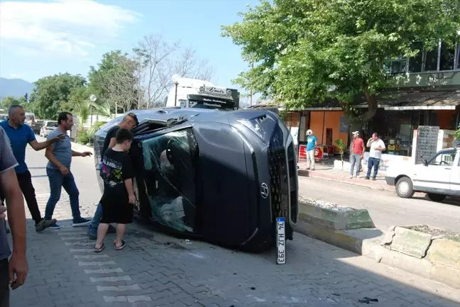 Çanakkale'de Otomobil Takla Attı: Sürücü Yaralandı