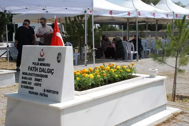 15 Temmuz şehidi Fatih Dalgıç, kabri başında anıldı