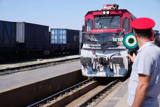 Turistik Tatvan Treni Elazığ'da Mola Verdi