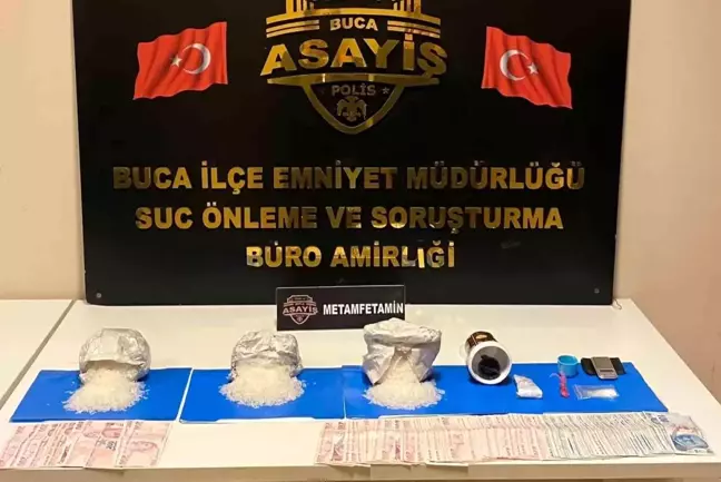 İzmir'de Uyuşturucu Operasyonu: 1 Kilo 657 Gram Metamfetamin Ele Geçirildi