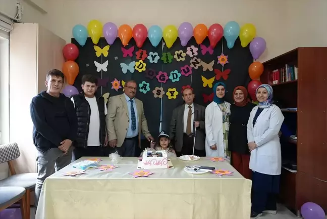 Özel Gereksinimli Asya Kocakaya'ya Zabıtadan Doğum Günü Sürprizi