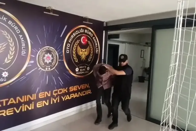 İzmir'de Hırsızlık Yapan Şüpheli Tutuklandı