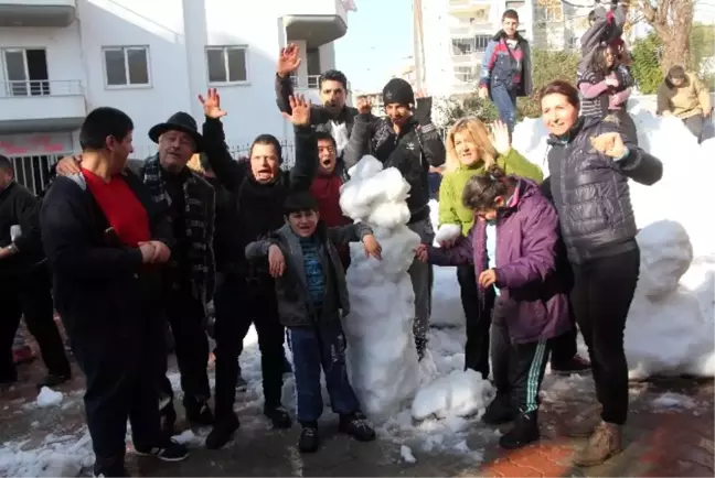 Kar', Zihinsel Engelli Öğrencileri Mutluluktan Havaya Uçurdu