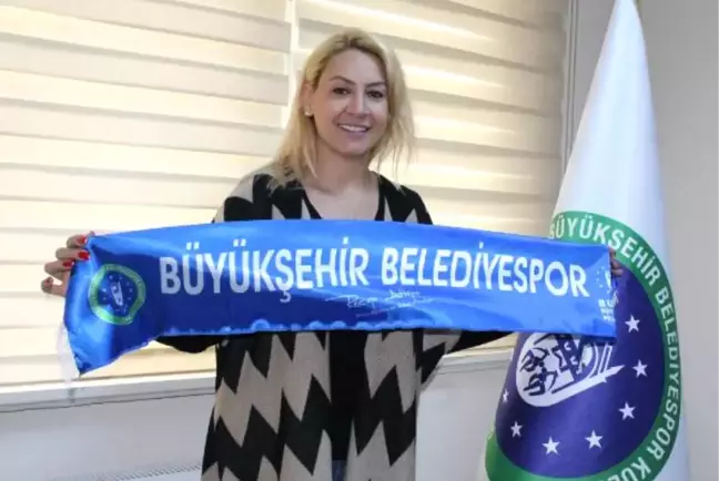 Bursa Büyükşehir Belediyespor'a Gizem'den İmza