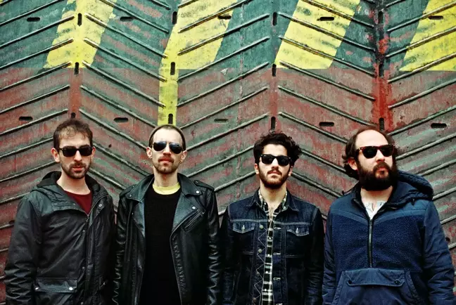 Adamlar Babylon Soundgarden'da