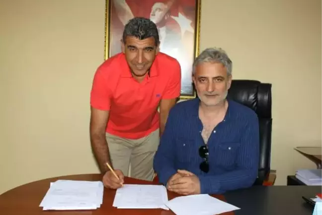 Manisaspor'da Karafırtınalar İmzaladı