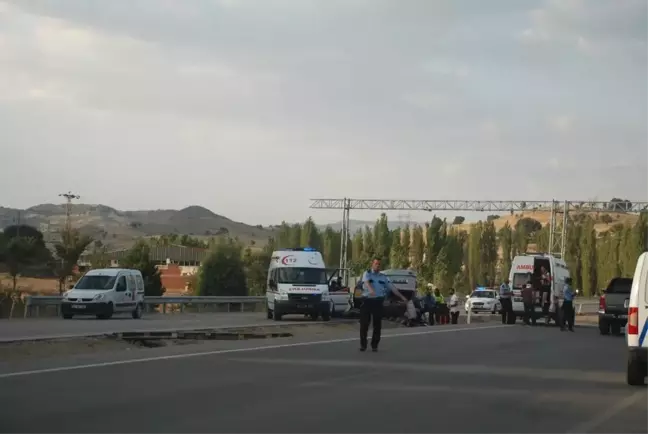 Gediz'de Trafik Kazası: 6 Yaralı