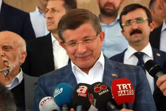 Eski Başbakan Ahmet Davutoğlu Tokat'ta