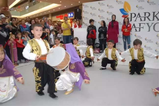 Çocuklar 23 Nisan'ı Park Afyon'da Kutladı