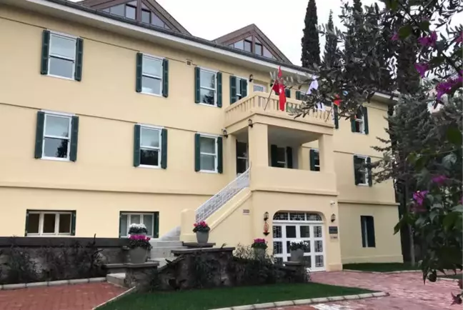 İzmir Amerikan'ın Sembolü Bristol Binası Yenilendi