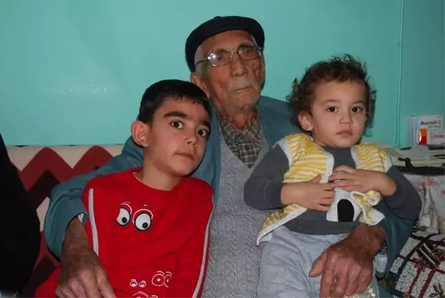Manisa'nın Asırlık Çınarı