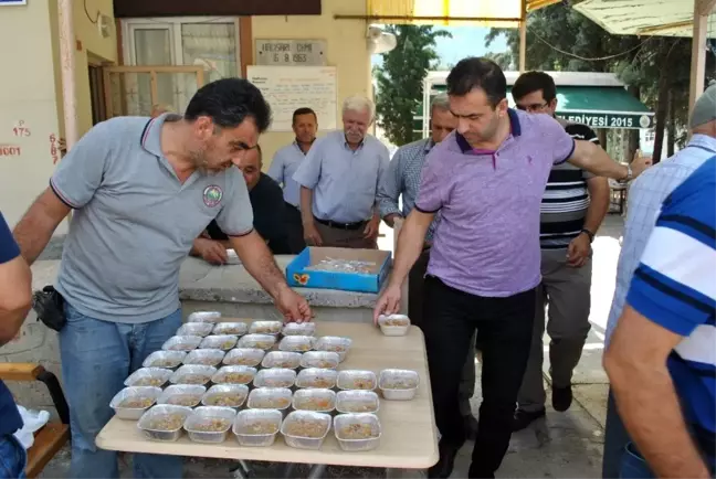 Sarıcakaya Belediyesi 3 bin kişilik aşure dağıttı