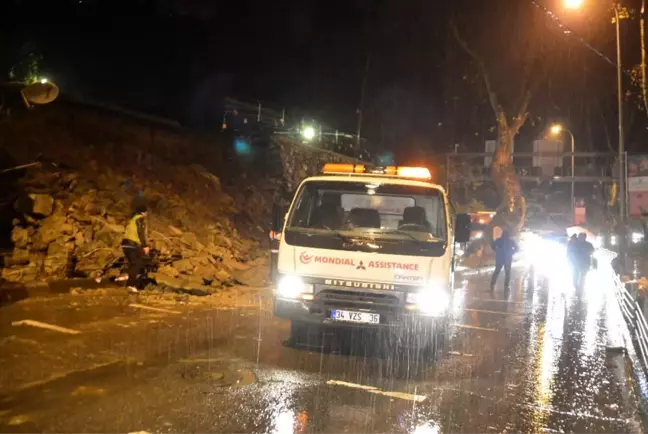 Sarıyer Çayırbaşı Tüneli girişinde istinat duvarı yıkıldı: Yol trafiğe kapatıldı