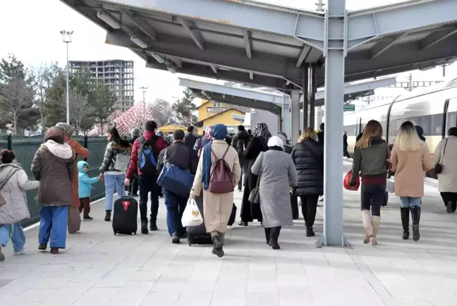 Karaman'da Yüksek Hızlı Trene yoğun ilgi