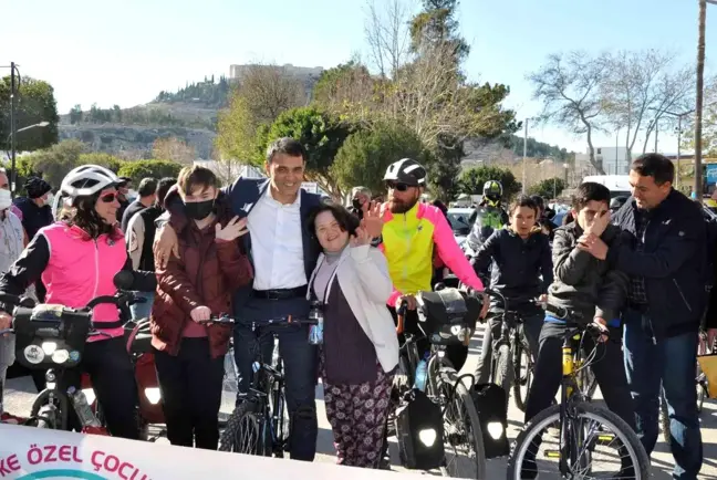 Son dakika haberi... Down sendromlu ve otizmli çocuklar için 8 bin 500 kilometre pedal çevirdiler