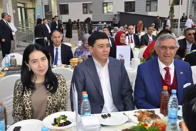 Kırgızistan'da Türkiye Maarif Vakfından iftar programı