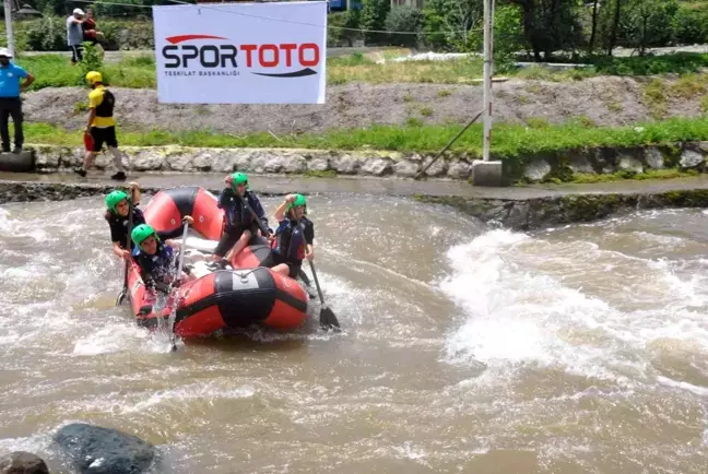 Rafting Okul Sporları Türkiye Finalleri Rize'de yapıldı